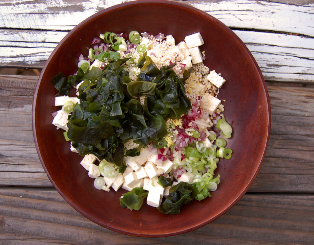 tofu_poke_bowl_all_ingredients