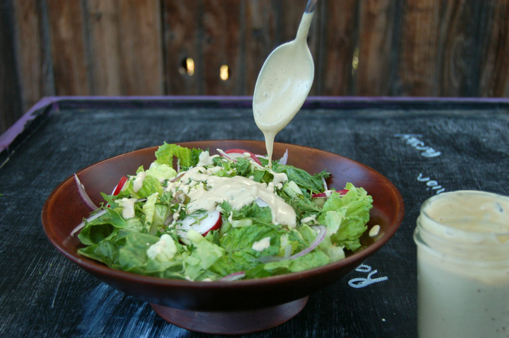 caesar_salad_drizle_spoon