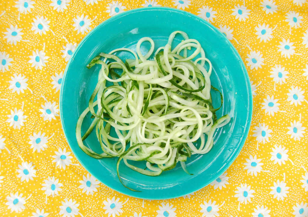 cucumber_noodles_plating_1