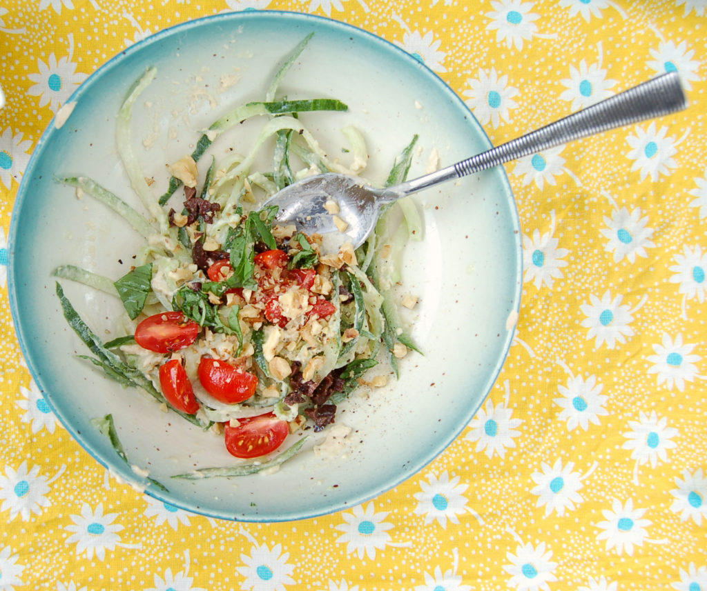 cucumber_noodles_bowl_noodles_tomatoes