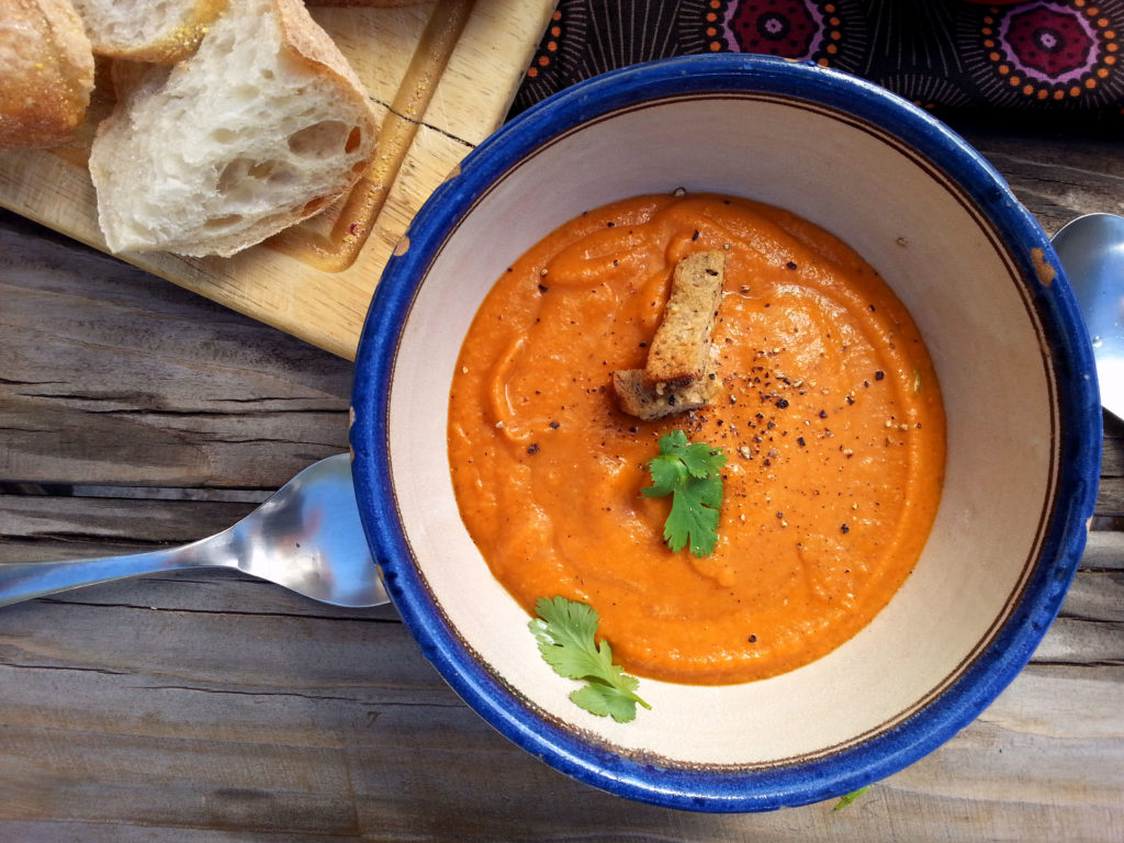 Sweet_tomato_bisque_blue_bowl