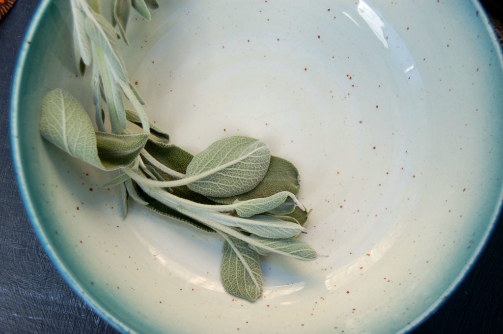 mushroom_gravy_sage_in_bowl