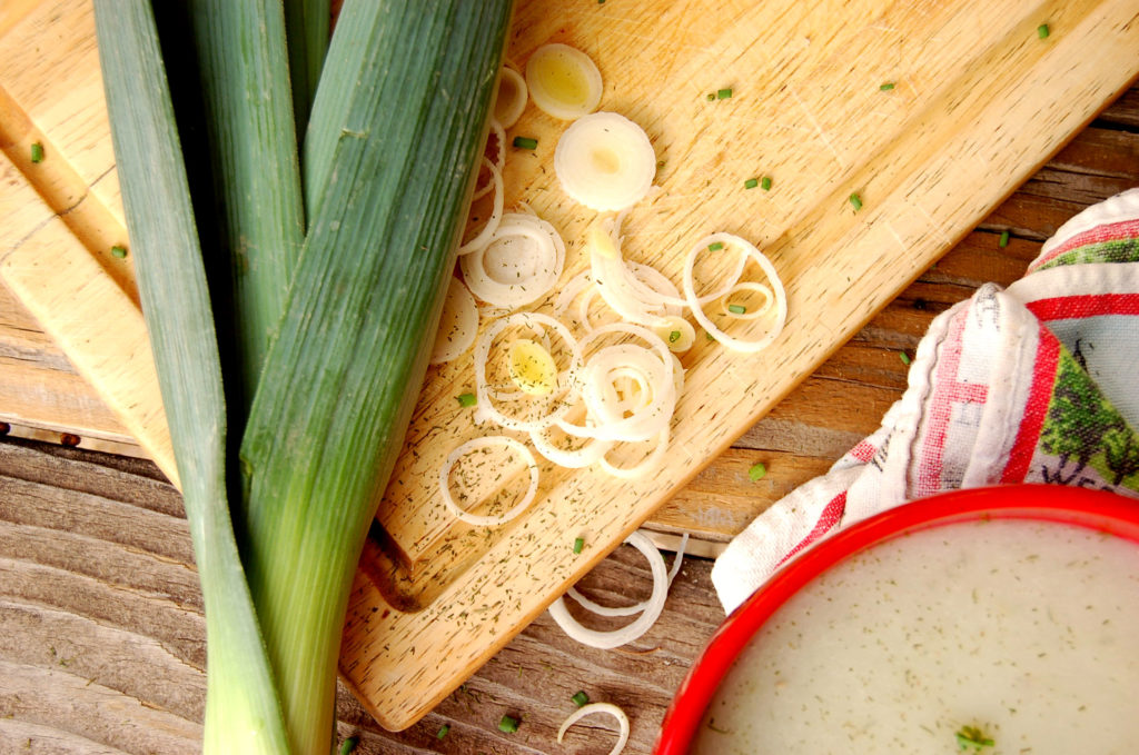 leek_and_potato_soup_top_close_up