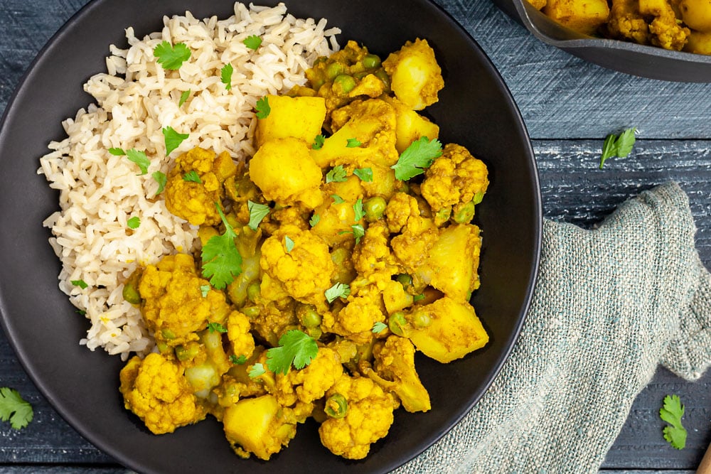 https://files.cleanfooddirtygirl.com/20210924101112/whole_food_plant_based_aloo_gobi_9.jpg