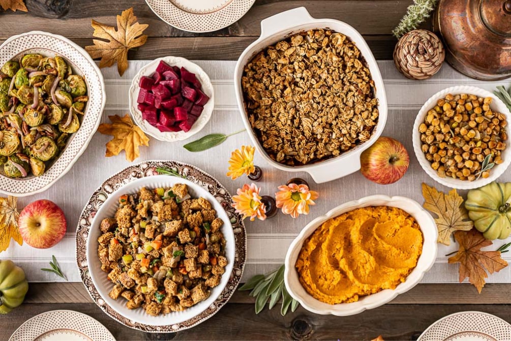 thanksgiving-spread-featured-image