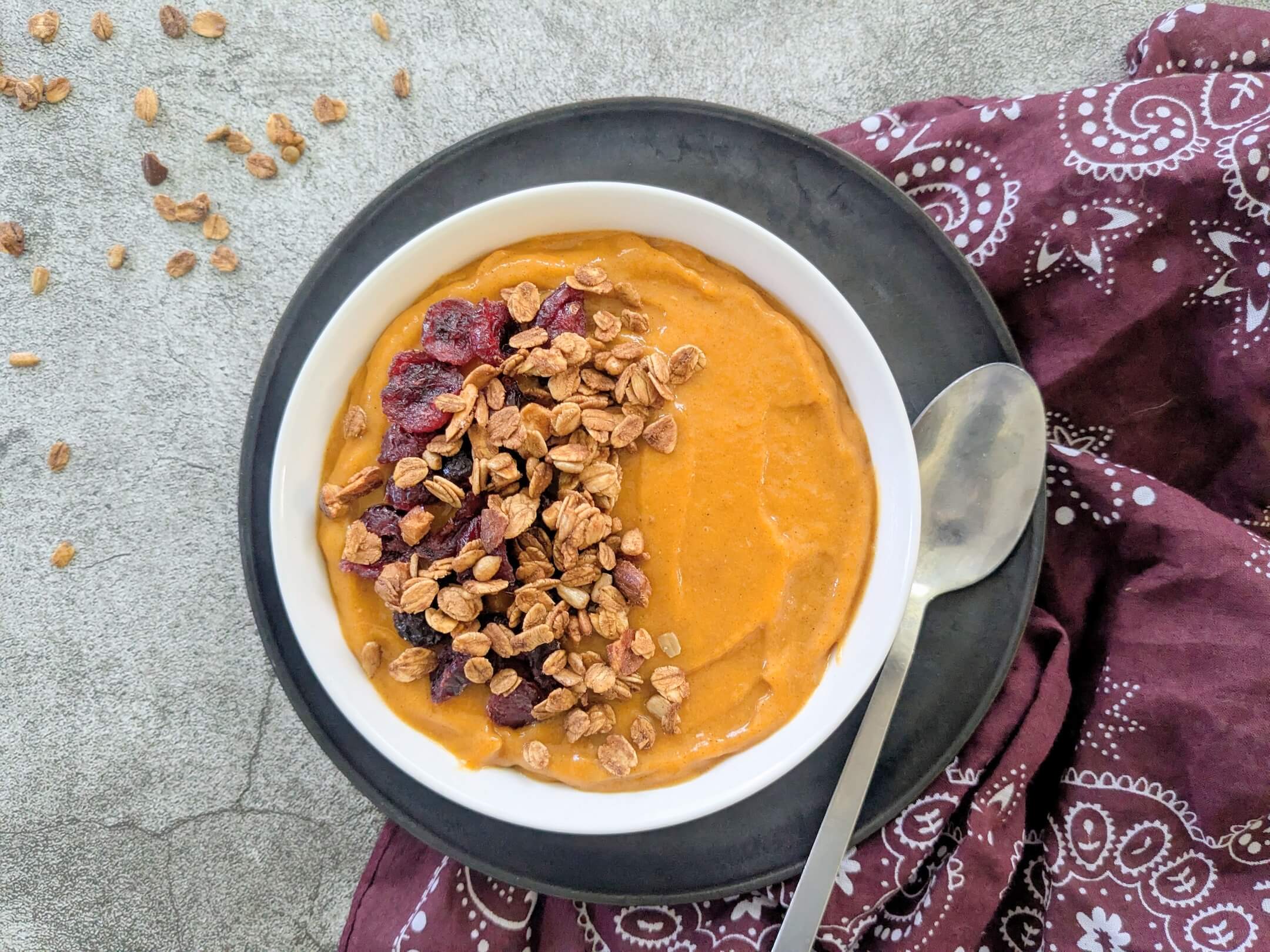 Cranberry pumpkin smoothie bowl