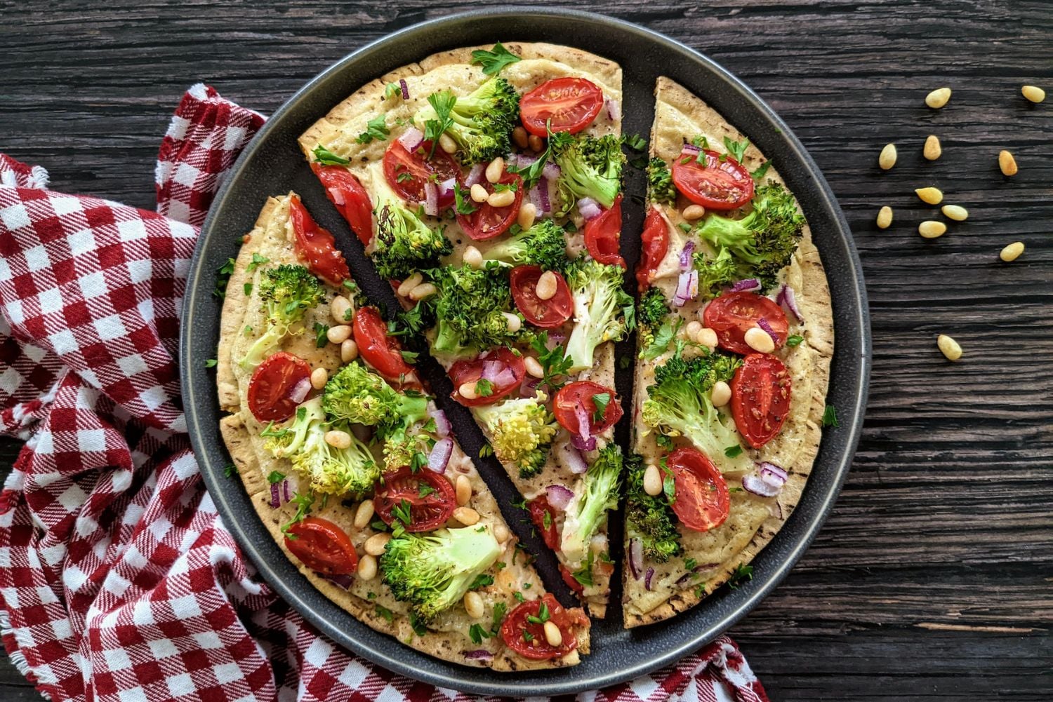 Quickie Broccoli Alfredo Flatbread Pizza