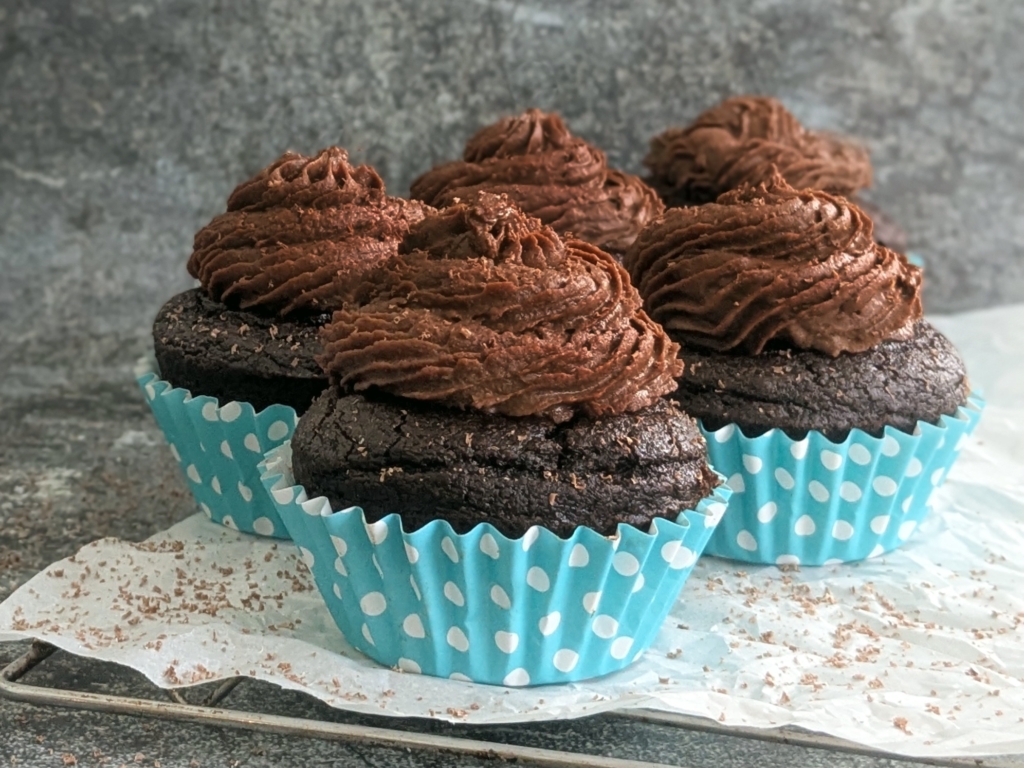plant based frosted chocolate cupcakes